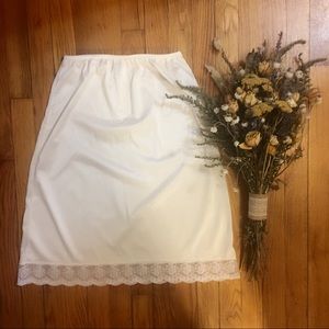 🆕Vintage Mini Slip White w/ Lace- M